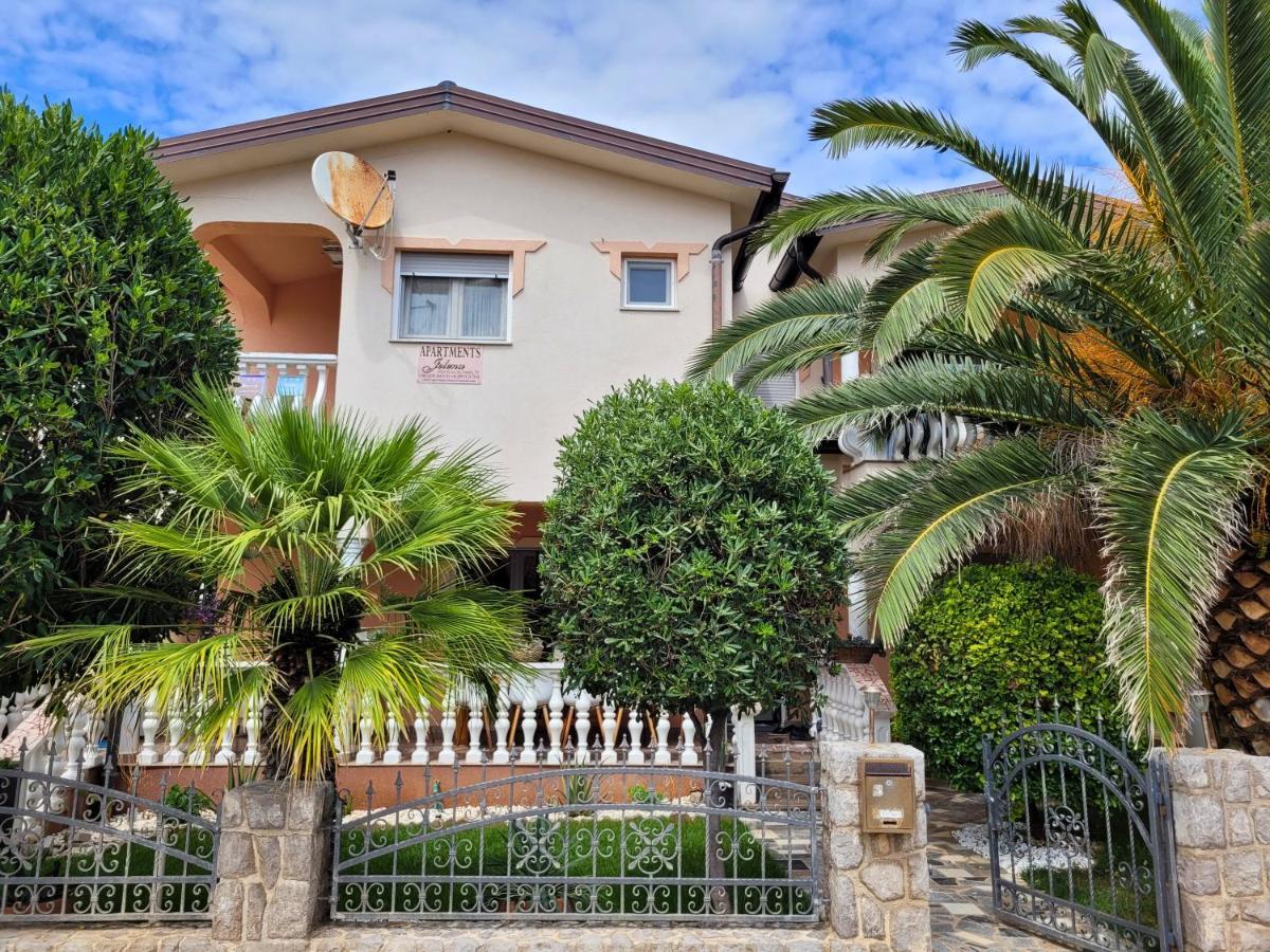 Apartment Jelena Vir Exterior foto